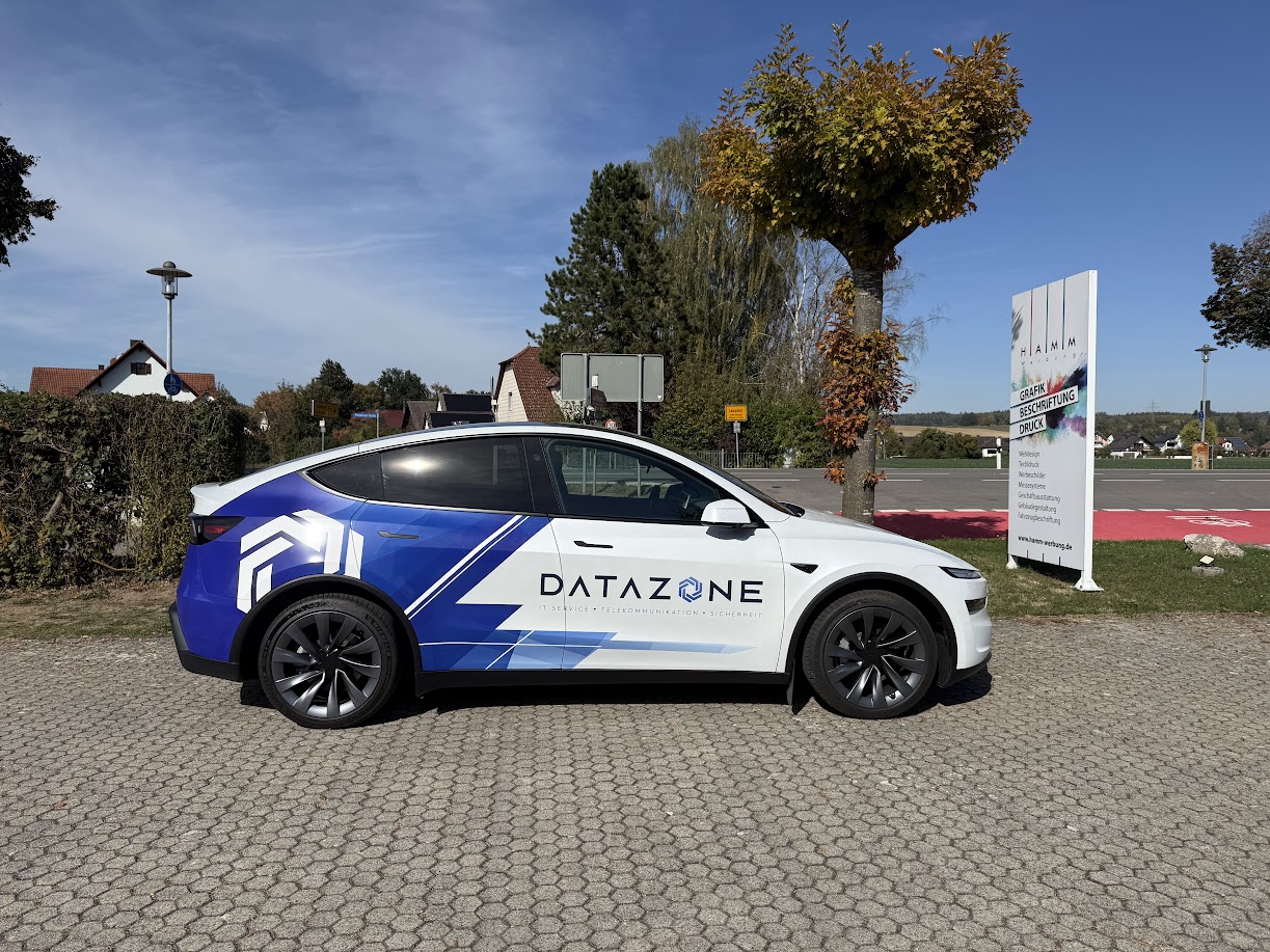 Neuer Tesla Model Y im DATAZONE-Fuhrpark: Preis-Leistung, Praxiserfahrung und ein Elektroantrieb, der im Alltag einfach läuft
